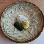 臼杵ふぐ 山田屋 丸の内 - ふぐ刺し