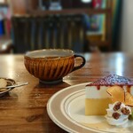 喫茶の坩堝 - スイートポテトとクリームチーズのブリュレケーキ & ゲストコーヒー