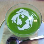 フュージョンダイニング　エフ - グリーンピースの冷製スープ