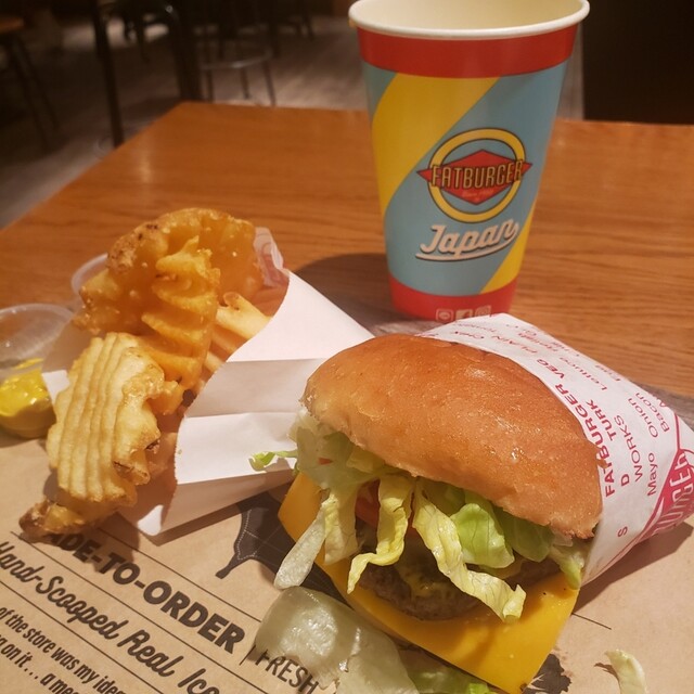 ファットバーガー (FATBURGER) - 渋谷/ハンバーガー | 食べログ