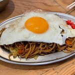 串カツ田中 - やきそば目玉焼きのせ