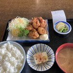 丸八食堂 - がっかりした唐揚げ定食920円。適正価格は700円