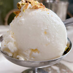 サンバレーホテル - アイスクリームも変態的に美味しい❣️