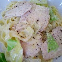 オ・プレチェネッラ - スモークチキンとキャベツのタリアテッレ