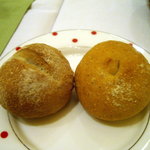 ポワン・ドゥ・デパー - 自家製パン