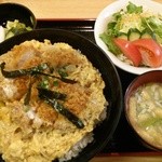 とんかつ とん亭 - ロースカツ丼(お新香+サラダ+お味噌汁+サラダ)　1365円