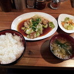 串焼スタンドNONO - 伊賀牛ホルモン定食！脂っこくなくて、丸腸がサイコー！