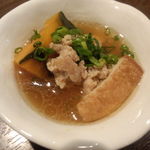 美食処　作治 - お通し（かぼちゃと厚揚げの炊き合わせ）