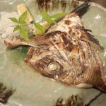 美食処　作治 - 鯛のカブト焼き
