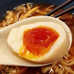 麺屋 ルリカケス - 味玉は半熟