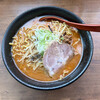 Menya Kairan - 「海老味噌豚骨ラーメン980円。大盛り無料。