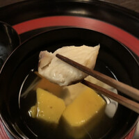 明日香 北千住本店 - 鰆の箸上げ
