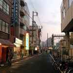 成蔵 - BOOKOFFの方へとしばし進み