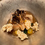 六雁 - 六雁(海老芋揚げ、銀杏、壬生菜、焼き舞茸、おこげ、 振り柚子、べっこうあん)