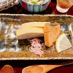 Hirohiro - 季節のミニ会席の鮭の岩盤焼きとだし巻き