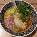 麺屋 彩音 - 細麺。綺麗な麺線。
