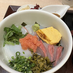 海鮮丼 日の出 - 新鮮！イカ大好き。