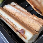 Michi - 『ホットサンド(イタリアーノ)と焙煎ごまソースのハンバーグのお弁当』のホットサンド(イタリアーノ)の耳