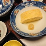 江戸三 - だし巻き♪お出汁のおいしさが際立ちます