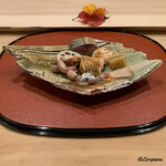 御料理 寺沢 - 鯖ずし､太刀魚 南蛮漬､茹で落花生､赤鯥の炭火焼､くもこ炙り､子持昆布､鯨ベーコン､香茸の白和え