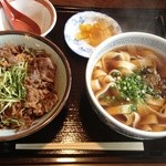 武蔵茶屋 - 牛めし定食（950円）
