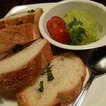 3種のチーズとニラ・ザ・グリーンのパテ