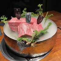 焼肉牛印 銀座店 - トラジ和牛のヒレとイチボ、ランプ。美味し。