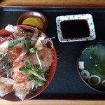 魚国 - 海鮮丼
