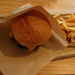 ザ バード ウォッチング カフェ - チーズバーガー　1,500円