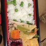 おにぎりの桃太郎 - 豆ご飯のお弁当を買っていざ山中へ