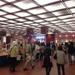 Kabuki soba - 歌舞伎座の地下2階「木挽町（こびきちょう）広場」のお土産処は、地下鉄の東銀座駅の2番出口と直結しています。