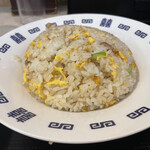 中華食堂 一番館 - コチラは半チャーハンではありませんが、程よいボリューム。ご飯が少し硬い