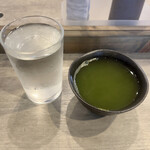 近江屋 - お水とお茶はセルフです