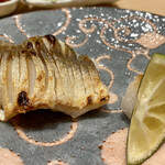 鮨 はしもと - カマス塩焼き
      やはり塩焼きが一番好きですカマスは！