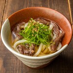 最後に〆たい  肉屋の牛カスうどん  