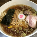 日吉 大勝軒 - 中華麺(小) 900円 麺１玉150g