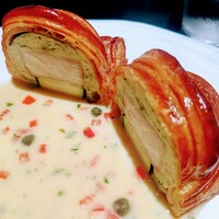 ラ・ボンヌターブル - スズキのパイ包み