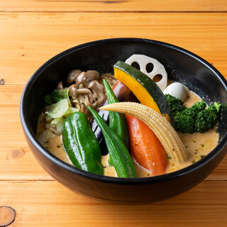 猪骨·鸡骨架的浓郁汤汁和日式汤汁的美味汤汁的融合