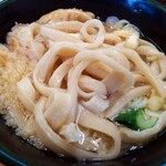 関西風手打うどん いらっしゃい - 硬めにお願いした、手打ちのうどんがンマィ