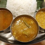 カレーリーブス カフェ＆レストラン - 