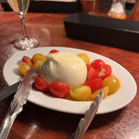 カルネジーオ イースト - 