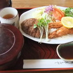 Niji - 和風ハンバーグ（近江牛）と車エビ定食（１，１００円）
