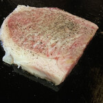 ステーキ・海鮮　リヤン・ド・ファミーユ - 物凄く、大きなサーロイン！国産牛を一つの銘柄にしており、綺麗な色に感じます