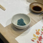 双葉寿司 - 甘エビの卵。10匹分くらい？宝石のようです！