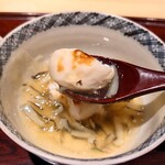 日本料理 柳燕 - 大分の虎河豚の焼き白子を河豚の皮と鼈の出汁で