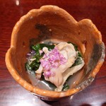 日本料理 柳燕 - 蛤と寒〆のほうれん草の温かいお浸し