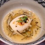 日本料理 柳燕 - 大分の虎河豚の焼き白子を河豚の皮と鼈の出汁で