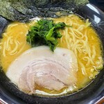 壱角家 - ラーメン750円 大盛100円