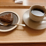喫茶葦島 - 葦島ブレンド（中深煎）税込770円とビターショコラ 税込690円