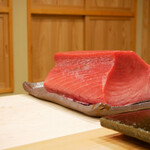 鮨 十兵衛 - 仲卸はやま幸の大間産、延縄126kg